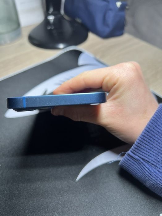 Iphone 13 син 75% батерия