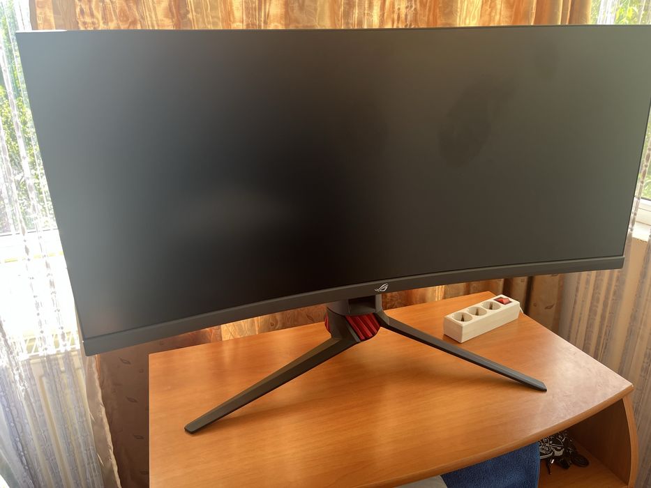 Monitor Gaming Ultrawide Asus Rog Strix XG35VQ