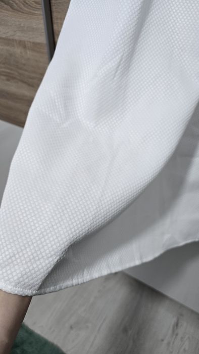 Rochie midi Na-kd cu maneci scurte bufante perfecta pentru vara