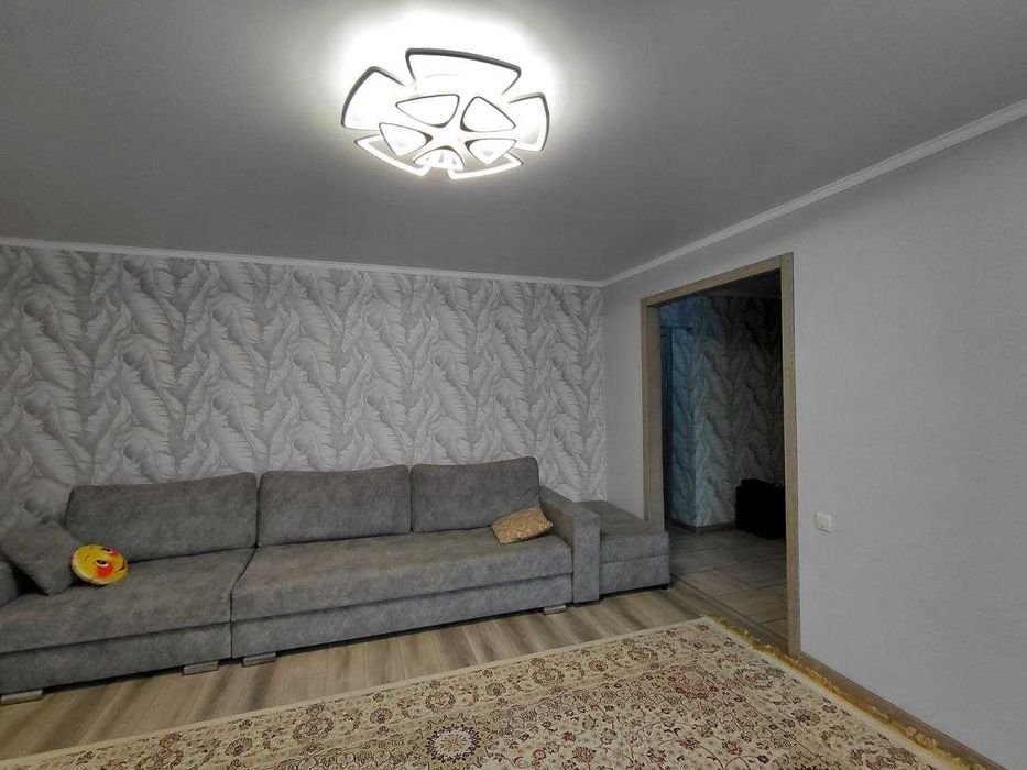 Продам 4 ком кв 8 мкр