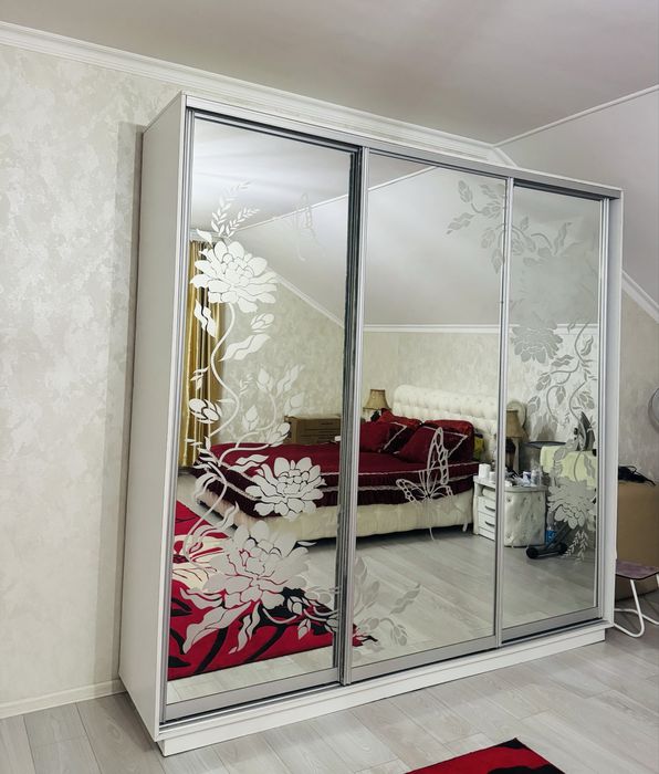 Срочно продам спальный гарнитур с ортопедическим матрасом