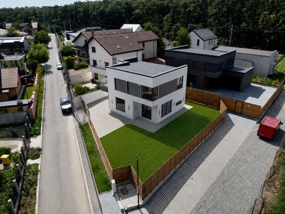 Casa nzeb in mogosoaia langa padure zona frf cu pompa de caldura si panori fotovoltaice premium teren 411 mp