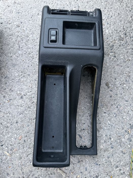 Консоль под электро шторку на БМВ Е32 Е34