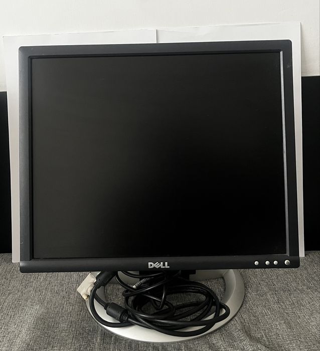 Продава монитор Dell 1905FP