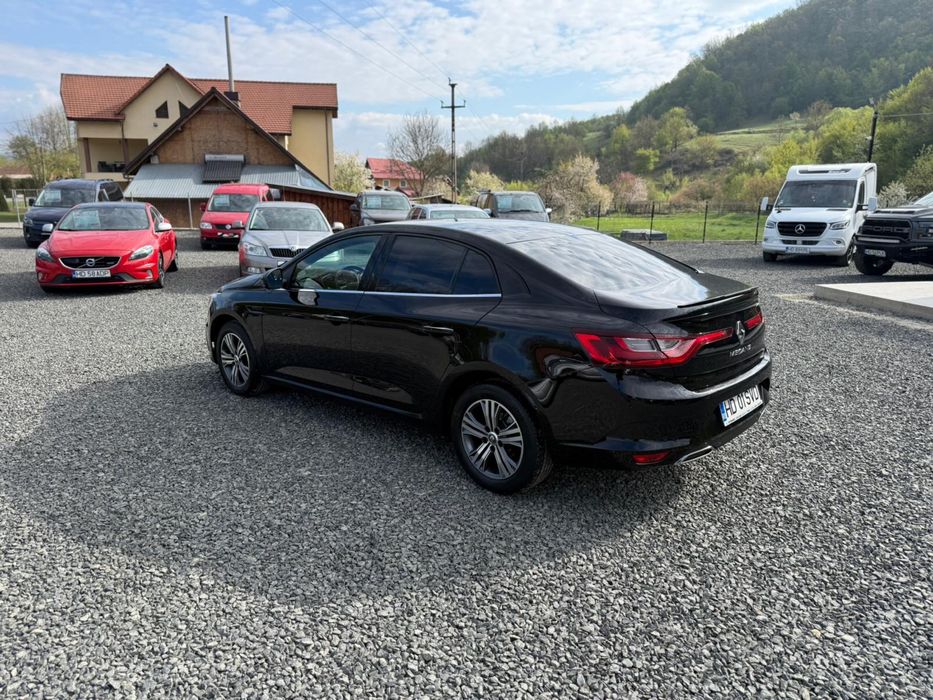 RENAULT Megane 2023 — imagine 2