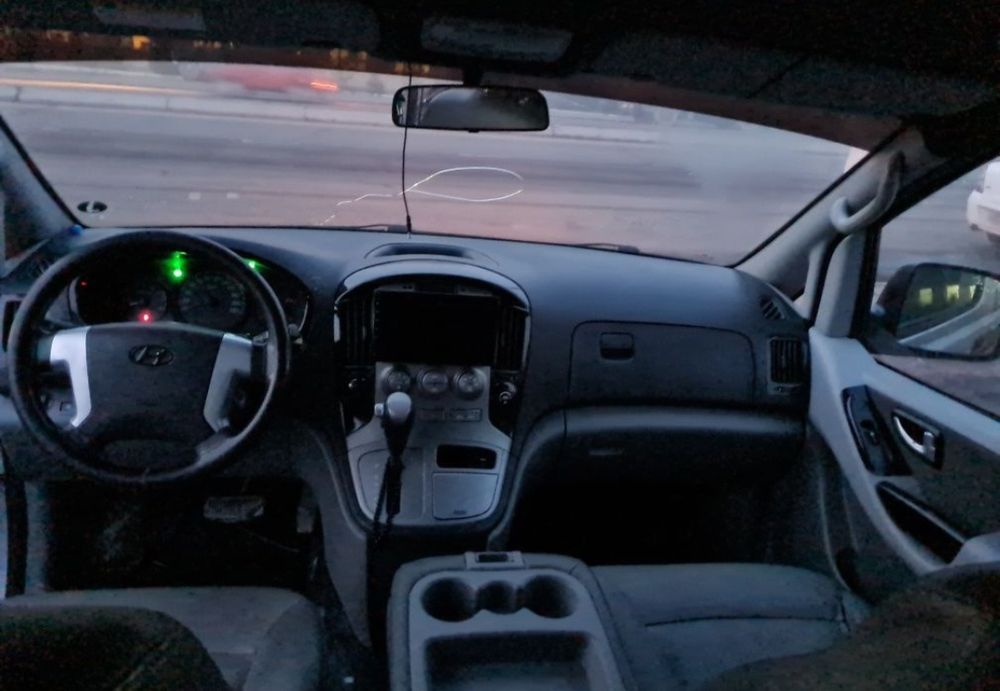 Hyundai Grand Starex