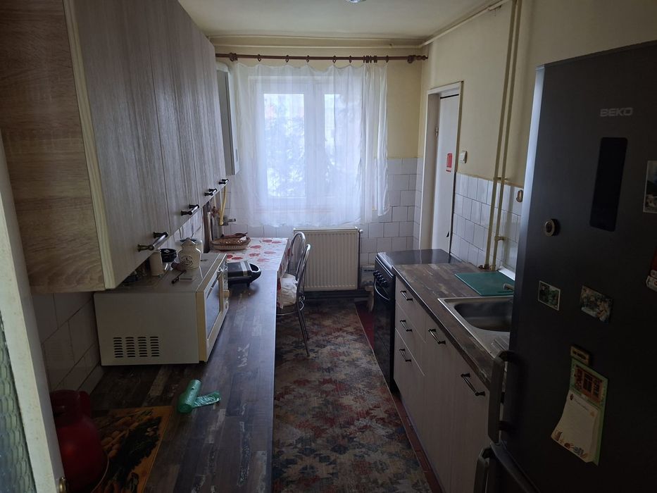 Inchiriez apartament 3 cam et1 Praporgescu malul Muresului