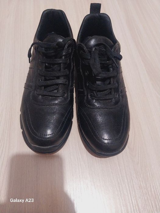 Продам обувь не дорого 10000тг