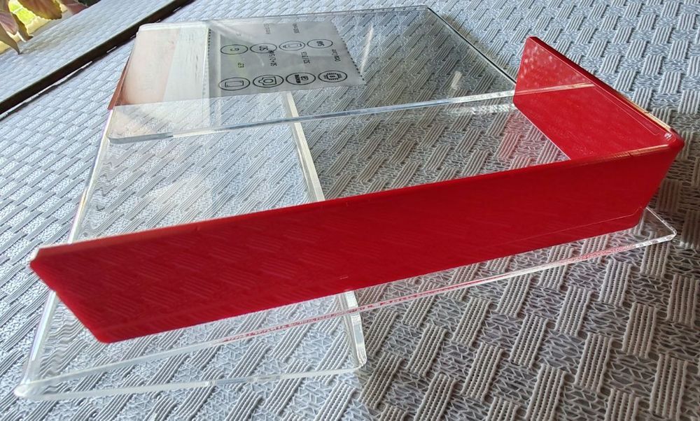 Suporturi slatwall pt telefon, cu spatiu pentru fișa tehnică