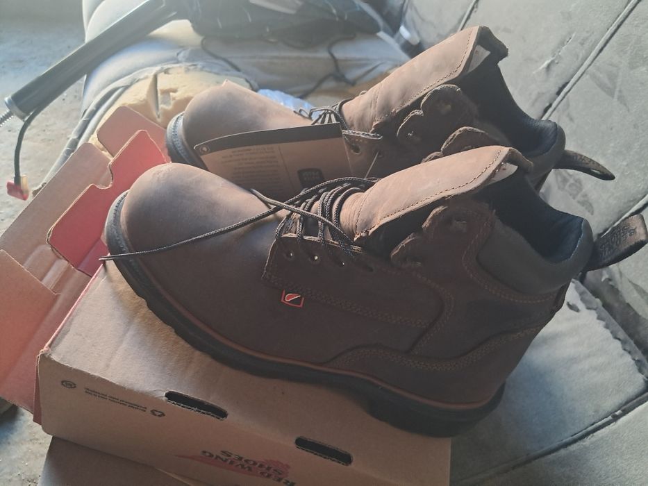 Ботинки спецобувь.