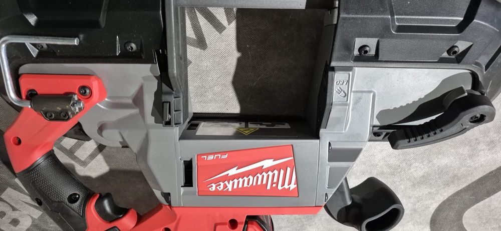 Milwaukee,Hilti ferestrău panglică pe acumulator