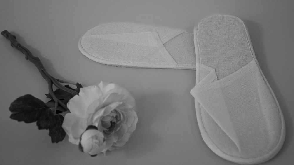 Еднократни хавлиени чехли