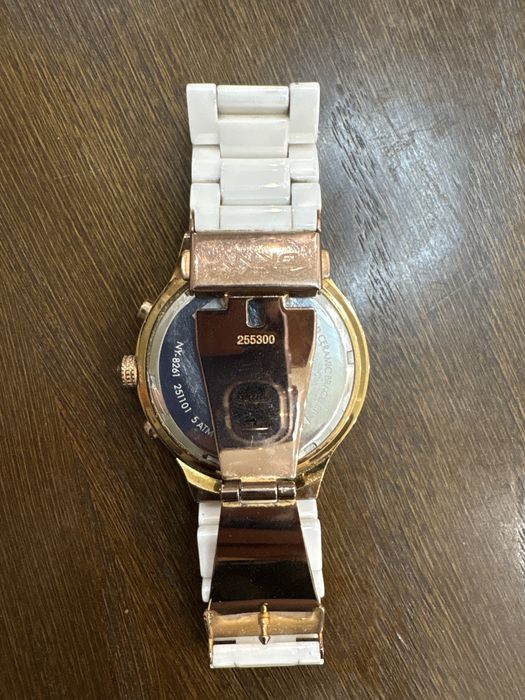 Продам женские часы DKNY