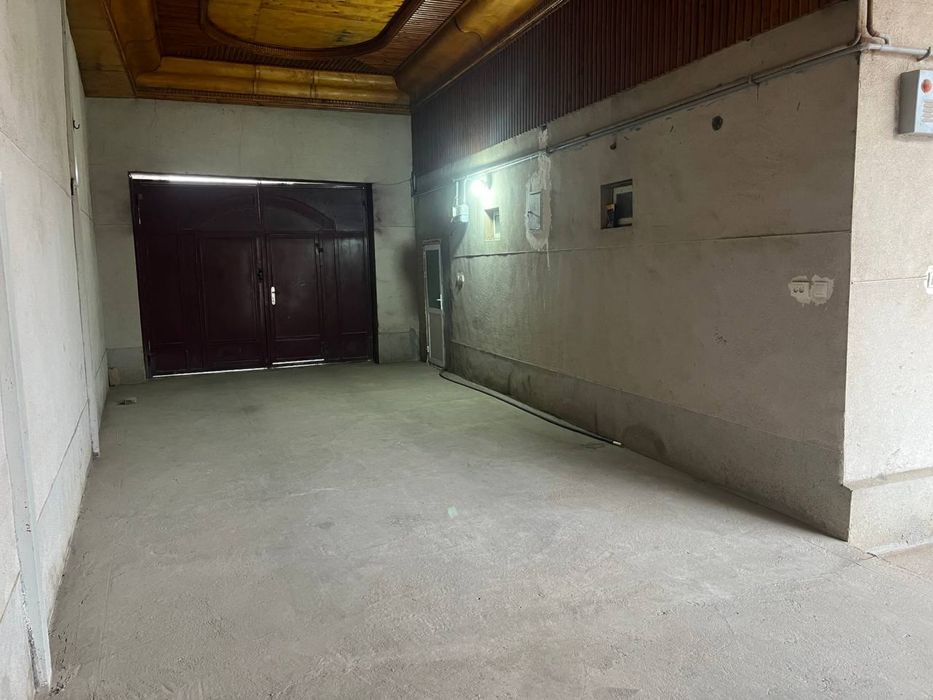 Продается 12.5 сотих 7-ком. Рядом метро