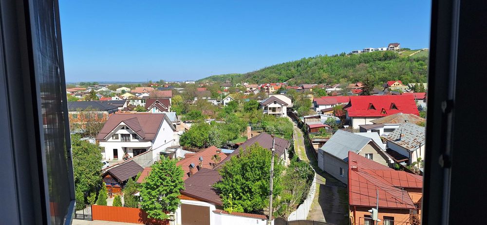 Vând apartament 3 camere,  Bdul. Nicolae Titulescu, zona Catedrala.