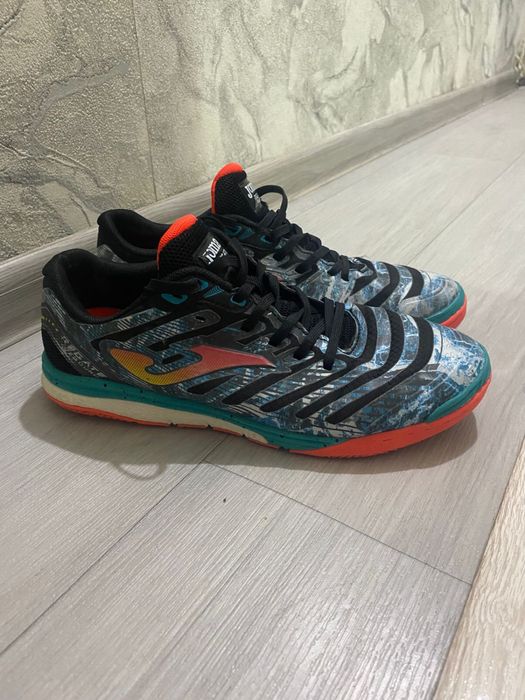 Продается кроссовки