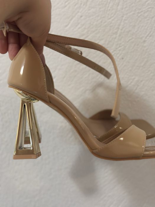 Сандали на ток 38 номер