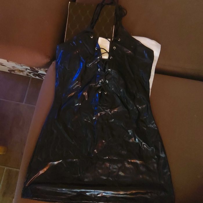 Мини черна рокличка