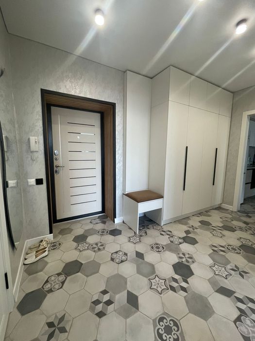 Продам 3к евро ЖК Кристал 4/5