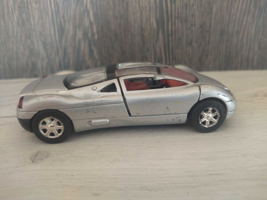 Метална количка AUDI Avus !!!