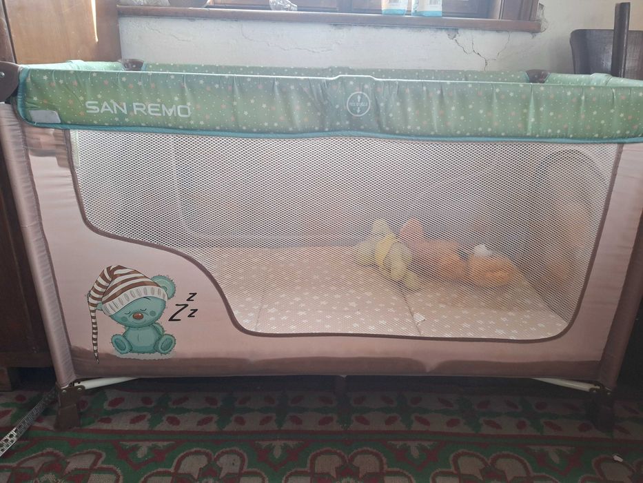 Бебешка кошара сгъваема с матрак