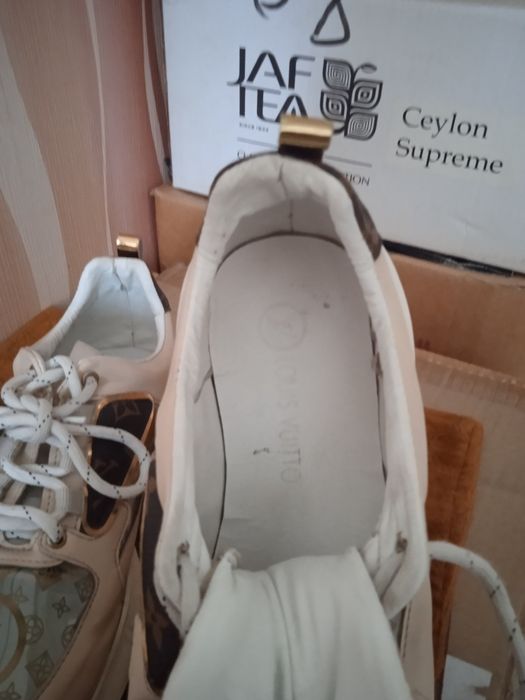 Продам женскую обувь