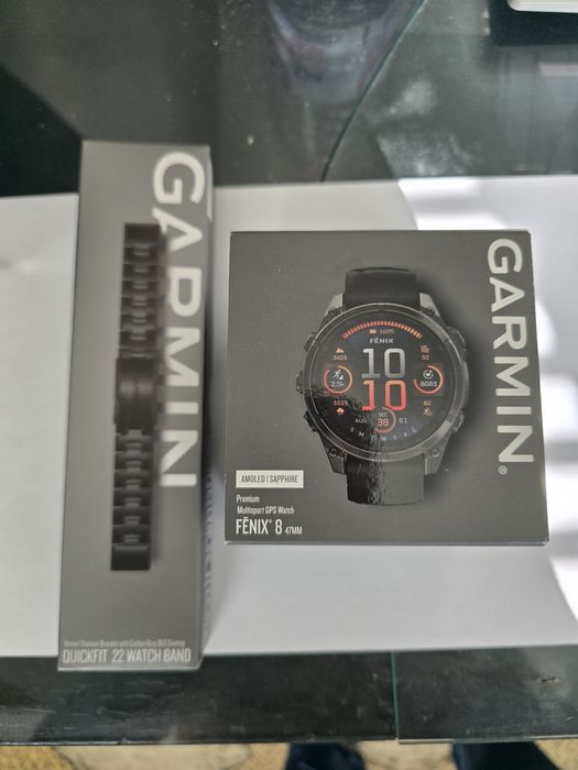 Часовник Garmin Fenix 8