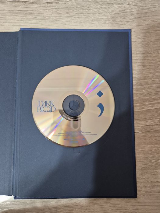 Альбом ENHYPEN - DARK BLOOD (half ver.)