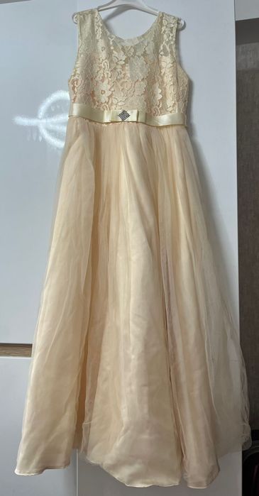 Нарядное платье для девочки