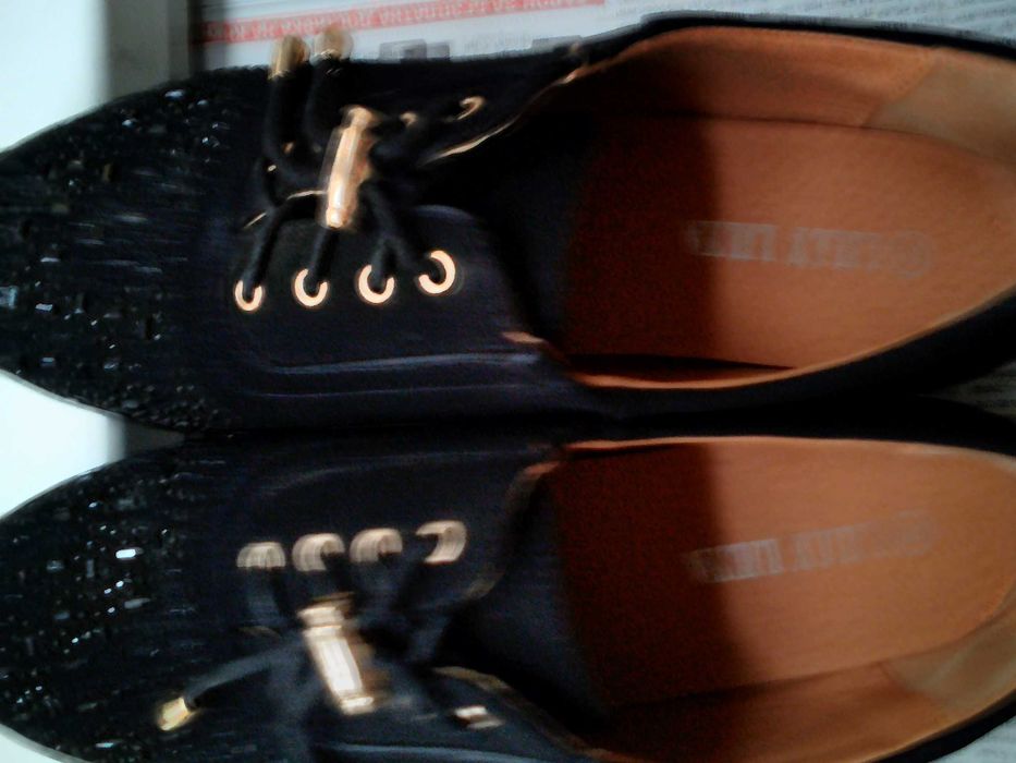 продавам неупотребявани дамски обувки 38 номер