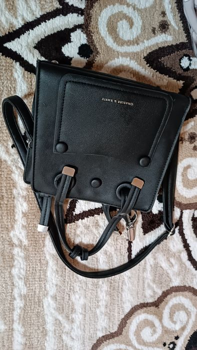 Сумочка очень красивая