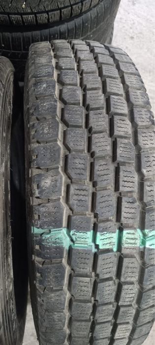 215/70/17,5  продам шины