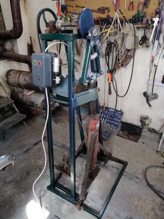 Монофазен механичен чук