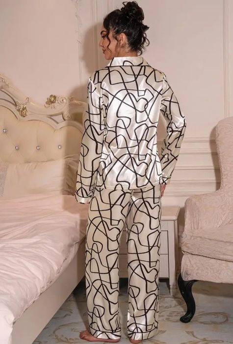 Новая пижама 50р.