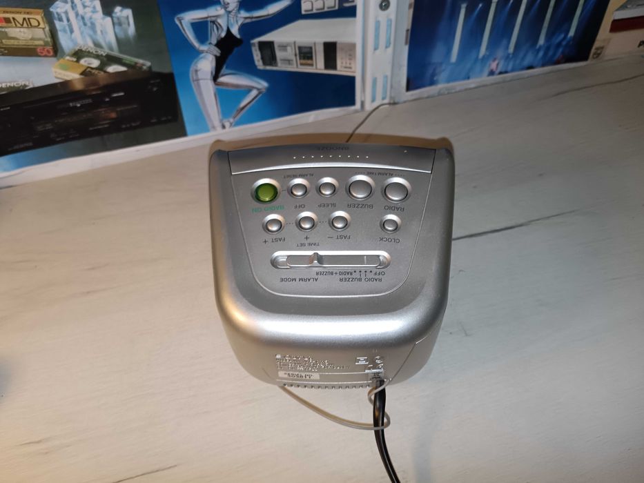 Radio cu ceas Sony Dream Machine ICF C115 (afisaj mare)