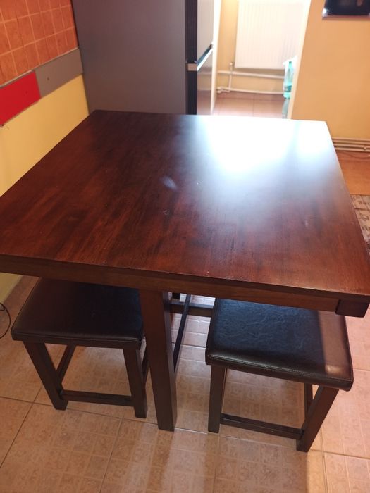 Masa Mobexpert cu 4 tabureti, wenge – stare foarte buna
