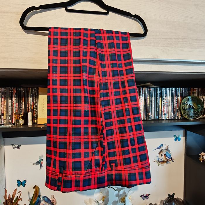 Pantaloni lungi barbati in carouri rosu si bleumarin inchis noi fara eticheta marime mare