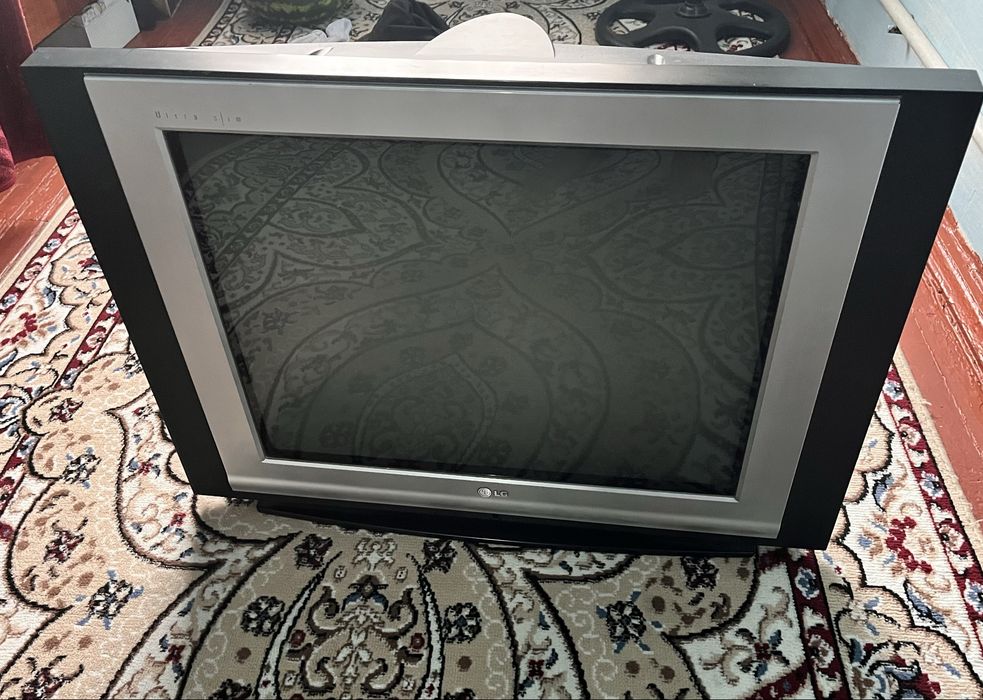 Телевизор LG продам