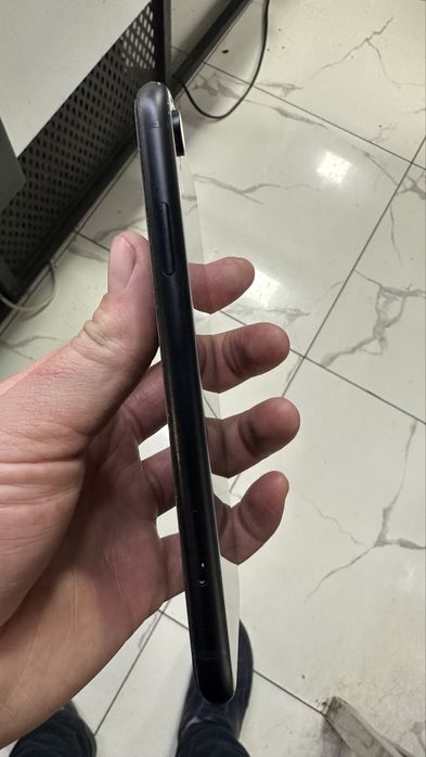 iPhone Xr sotiladi srochna