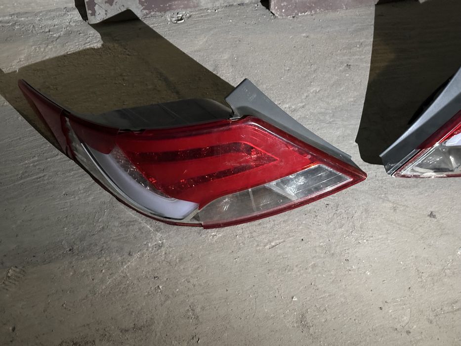 Задние фары Hundai Accent