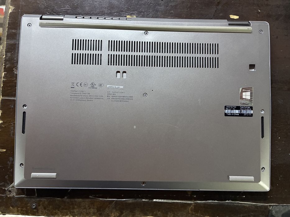 Vand  laptop Lenovo Thinkpad L13 2020 defect