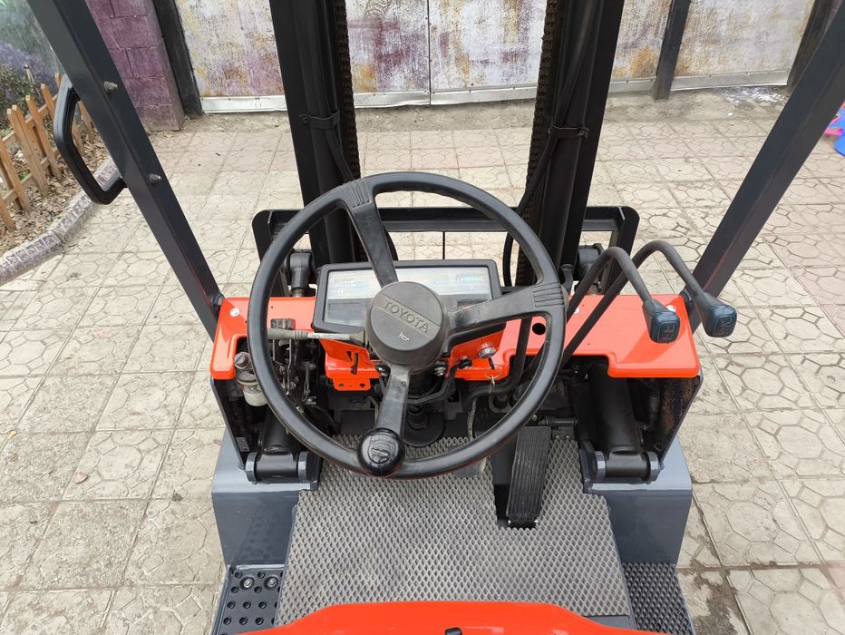 Продам вилочный погрузчик