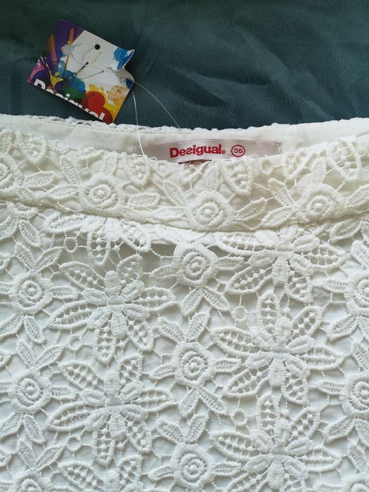 Fusta alba broderie Desigual