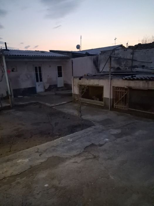 Уй сотилади  Портда