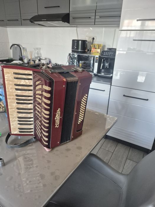 Vănd Acordeon  Miranda  48 bași