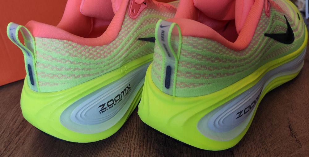 Nike Vomero plus номер 43