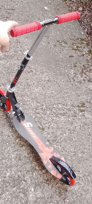 Trotineta ptr.copii 9-12 ani
