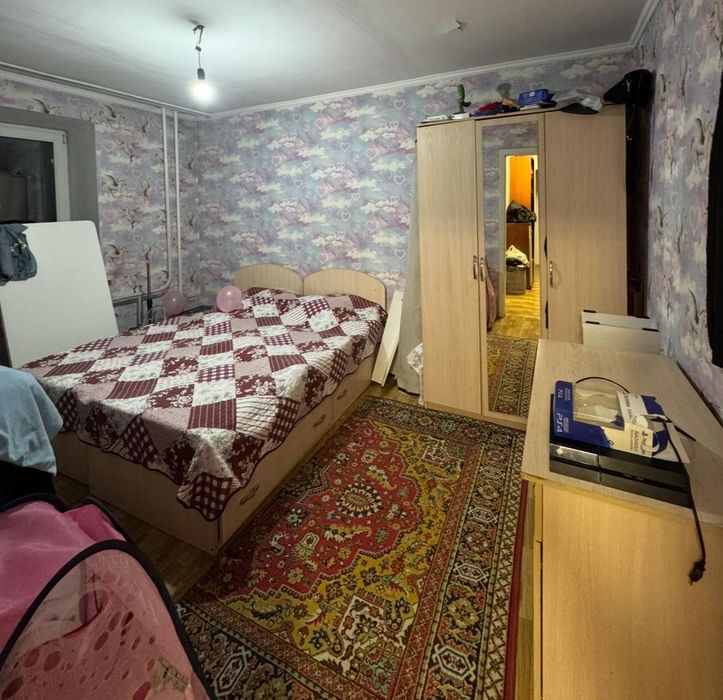 Продам шкаф, 2 кровати и стол за 40000