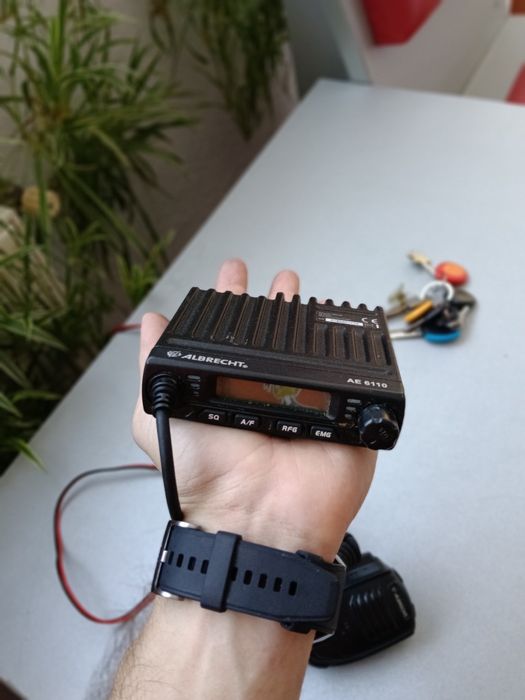 Stație Radio CB Albrecht AE 6110 – Compactă, Puternică și Gata de Drum!