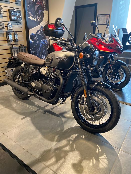 Motocicletă Triumph Bonneville T120 Black 2026 | Rate | Leasing
